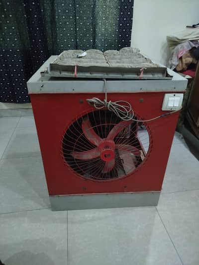 DC room cooler with supply