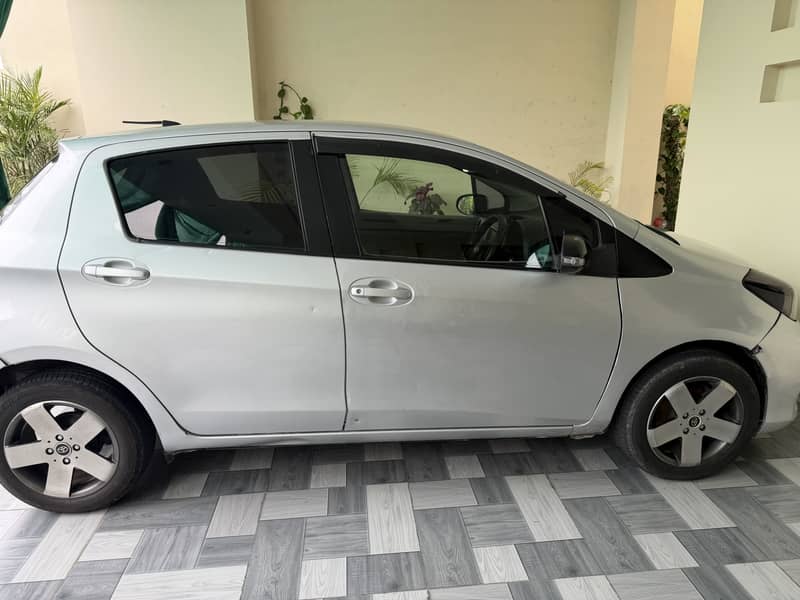 Vitz 2011/15 3