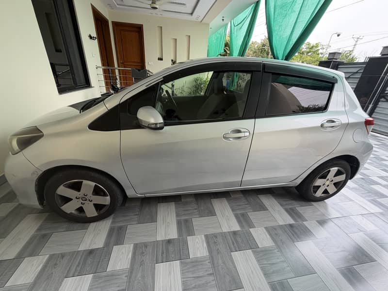 Vitz 2011/15 6