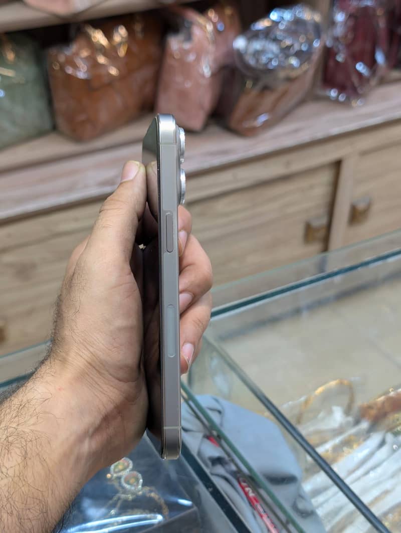 Iphone 15 pro max 2