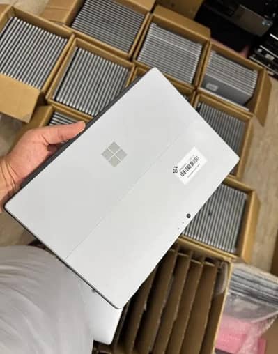 Microsoft surface 1824 (8/128)