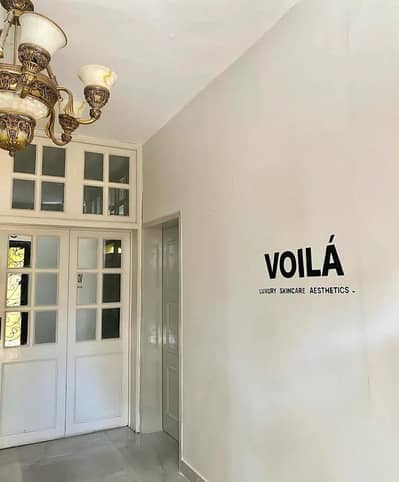 Female Receptionist needed for Luxurious Dental Clinic