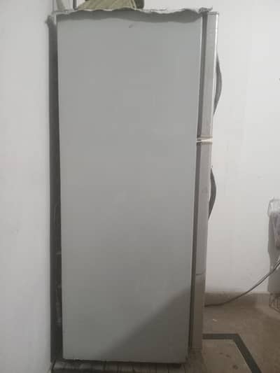 haier fridge medium size 40000k