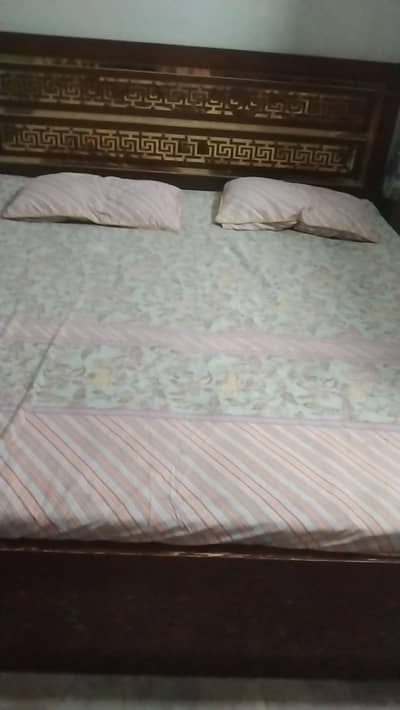 luxury wooden double bed Good condition used only 2 year