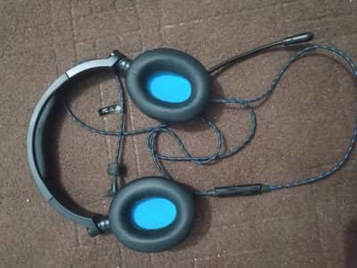 C6-100 headphone 10/10condition