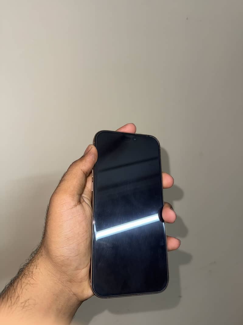 Iphon 16 pro max 0