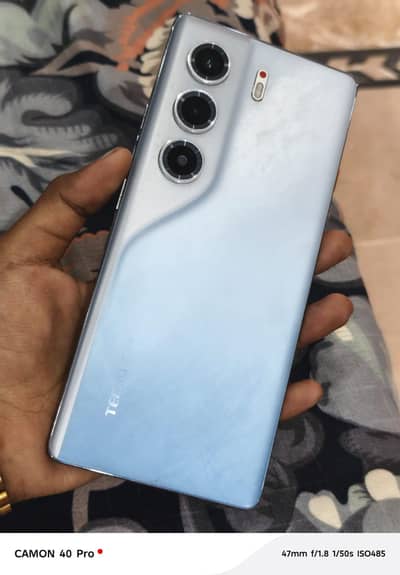 tecno camon 40 pro with box 8 256gb