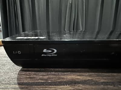 Sony 5.1 Channel 3D Blu-Ray Home Theater System With Speakers Full Set