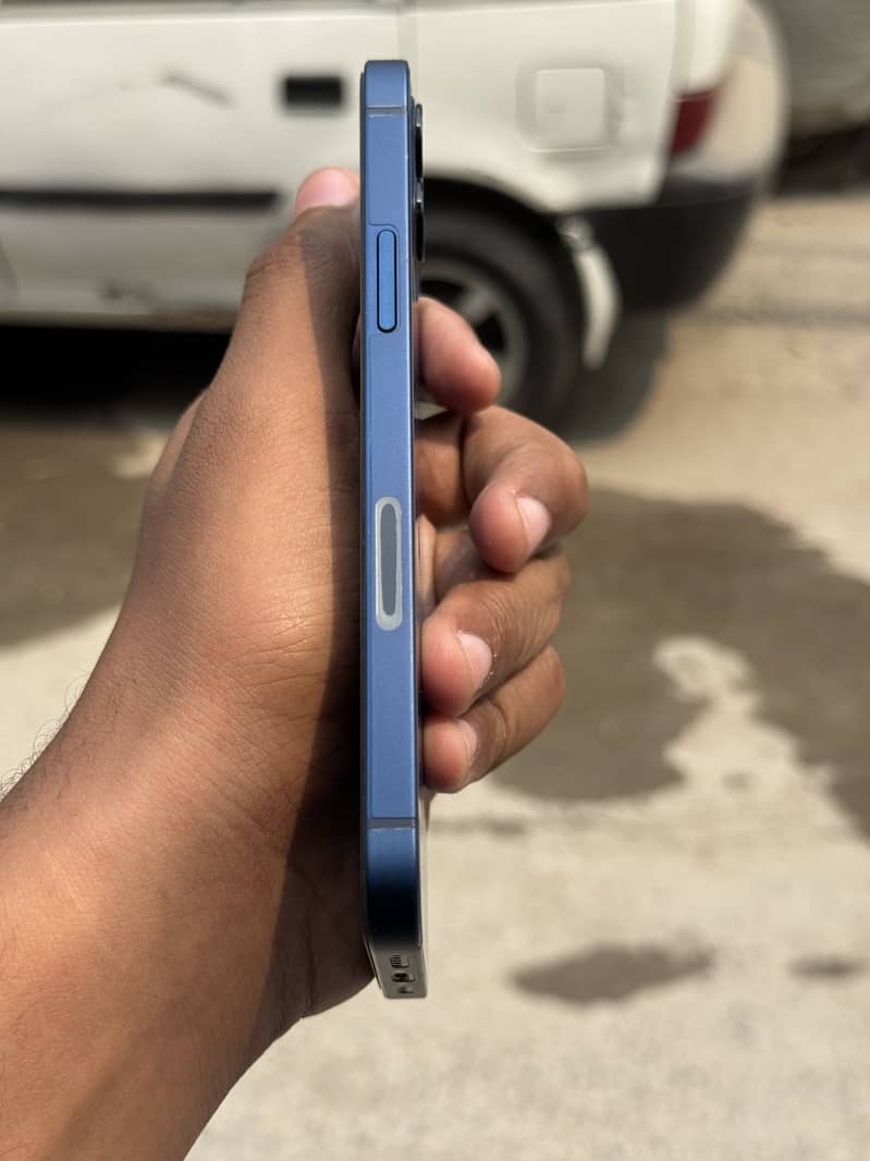 Iphone 12 4