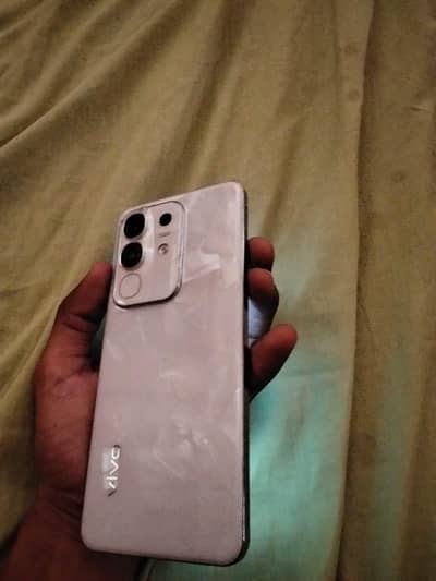 mobile bilkul ok hy 11 month warnti hy
