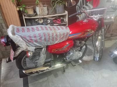 United 125