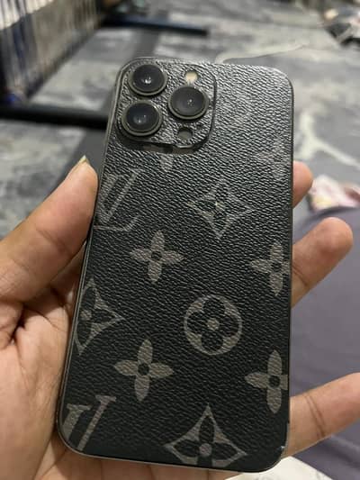 iPhone 13 pro factory unlocked