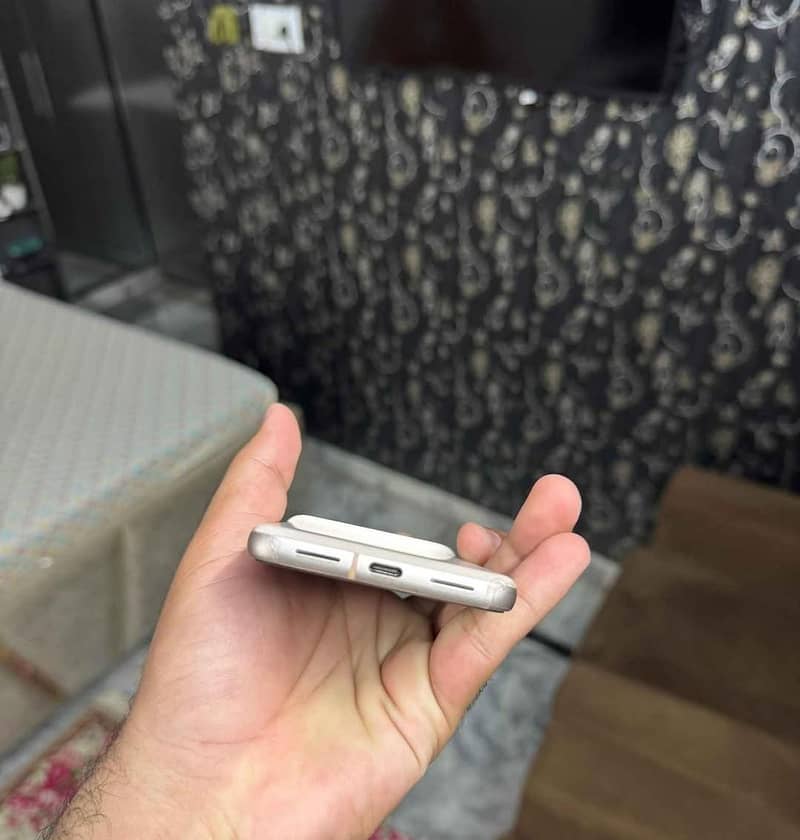 Google Pixel 8 2