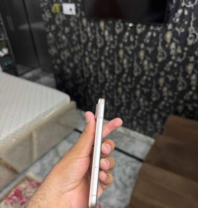 Google Pixel 8 3