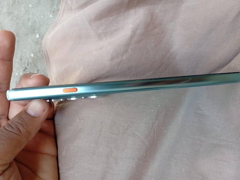 Techno Camon 40 1