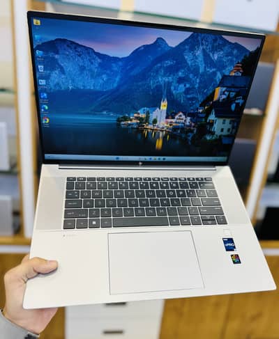 ||Hp Zbook Studio G10|| i7-13thGen||32Gb DDR5||512Gb NvMe||6Gb GPU RTX