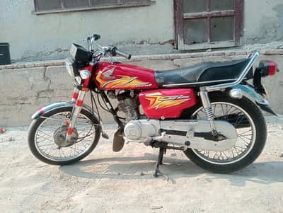 honda cg 125 20121 model in mint condition.