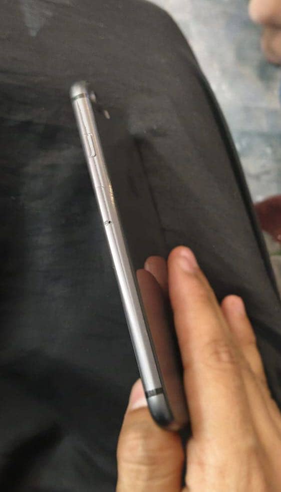 iPhone 8 3