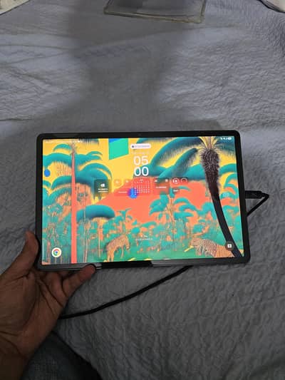 Samsung galaxy Tab S8 plus.