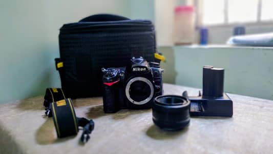 NIKON D 7000