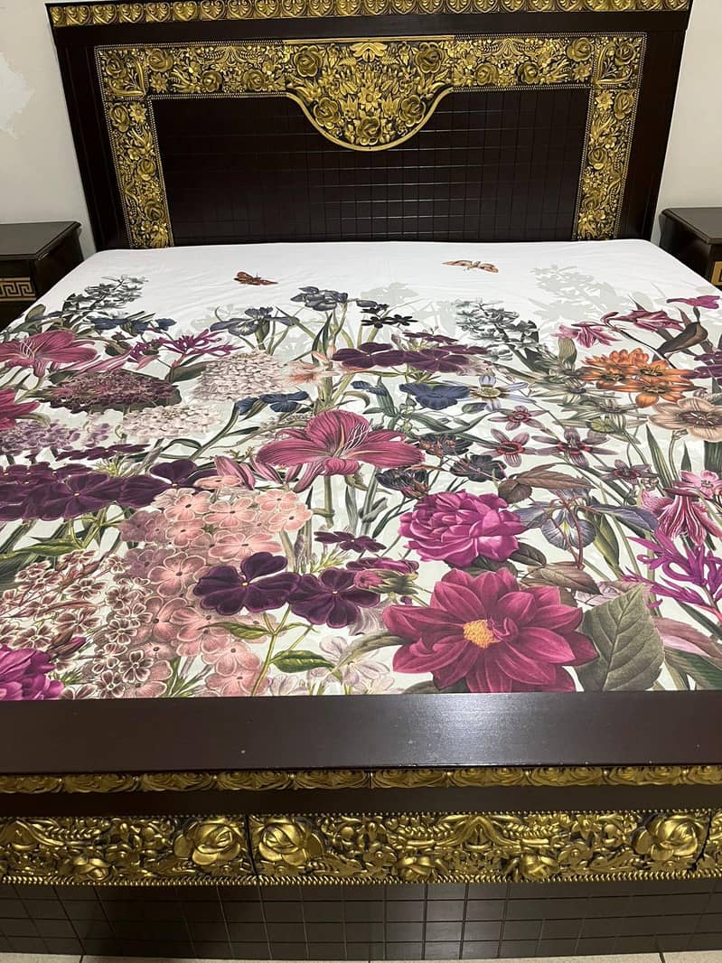 Bed with Dressing Table 0
