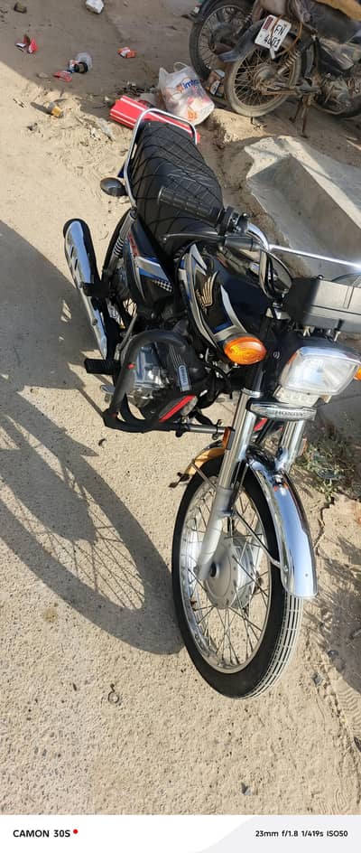 Honda cg 125 bohat km chali hoi ha argant sal karni ha