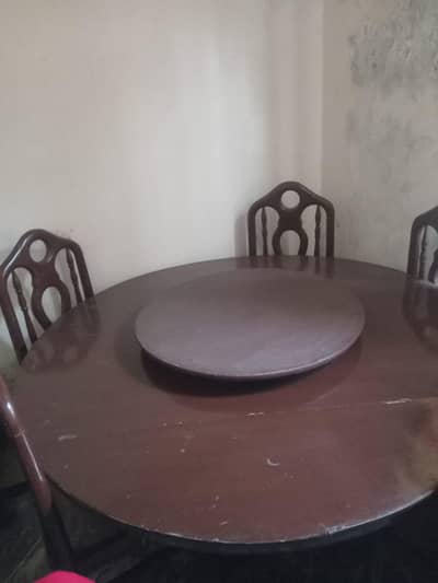6 Seater Dining Table in Good Condition