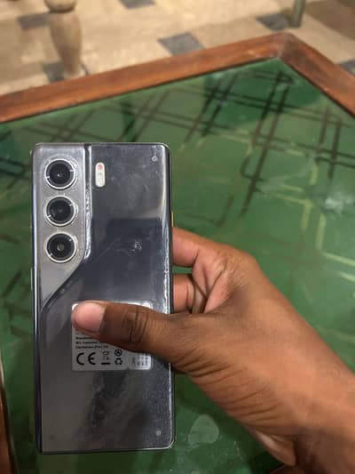 Tacno camon 40 pro
