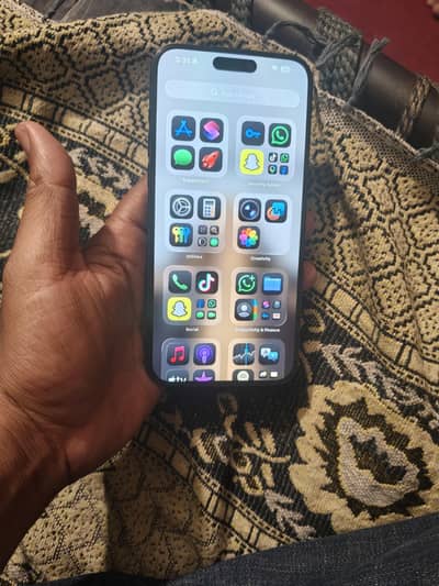 15 pro max 256 GB 10/9