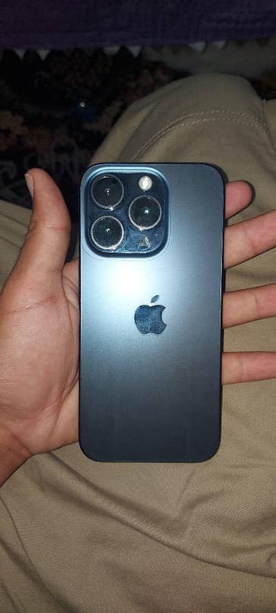 Iphone 15 pro blue titanium