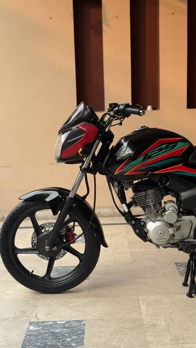 Honda CB 125 F - 2023 Model - Excellent Condition - Honda Maintained