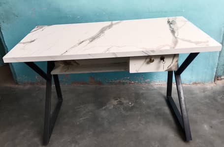 table for sell urgent condition 10/10