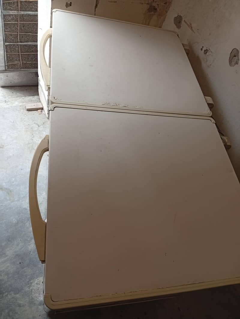dawlance deep freezer 1