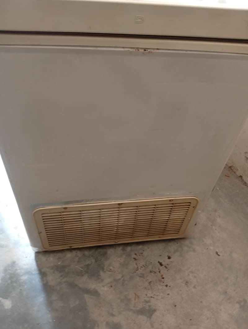 dawlance deep freezer 2