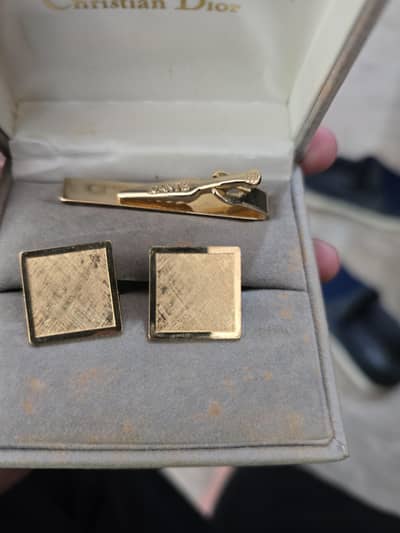 Authentic Dior Christian Dior Gold Tone Cuff Links