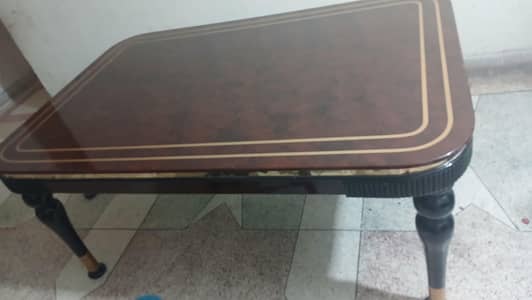 glossy dinning table without chairs