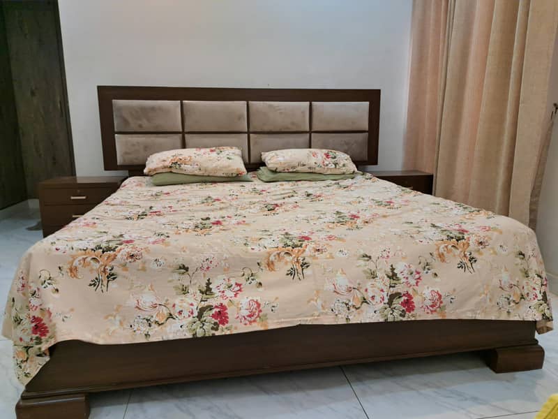 bed set with dressing table 0