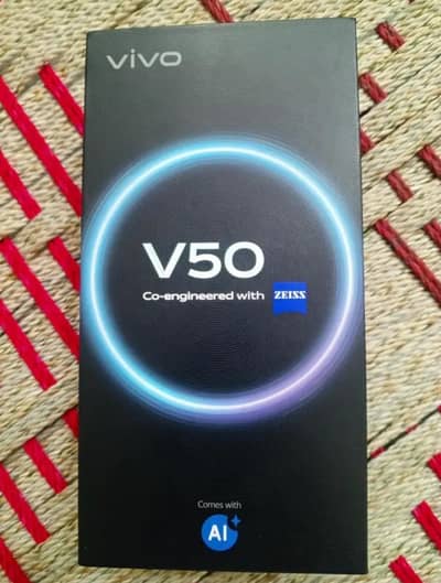 Vivo V50 Complete Box 10/10 /12/256 only 8 Days Warranty
