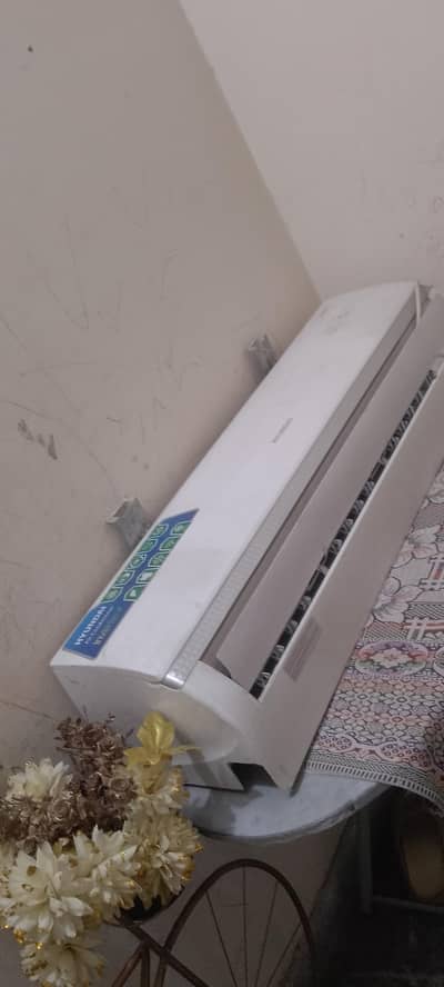 Hyundai DC inverter 1.5 ton AC good condition