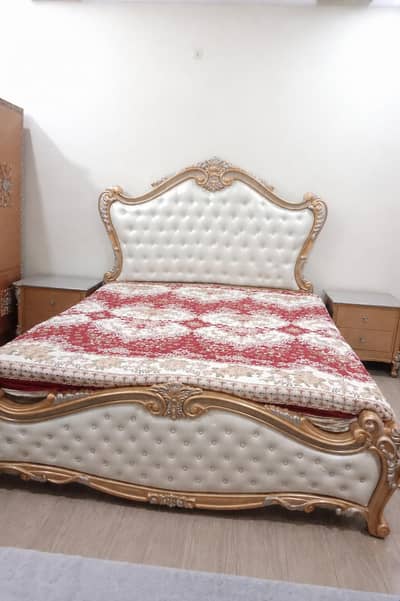 wooden bed set 10/10