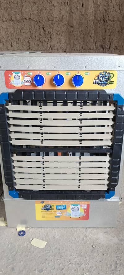 : "AC/DC Cooler Fan in Excellent Condition"