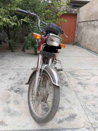 Honda CD 70 Red color