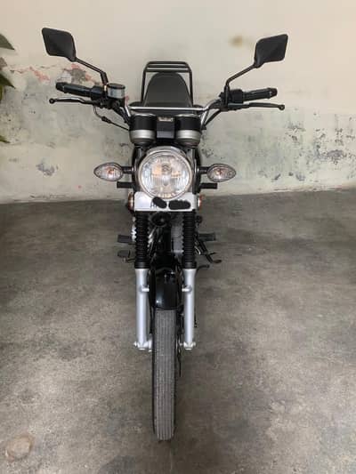 Suzuki GS 150 SE  Black