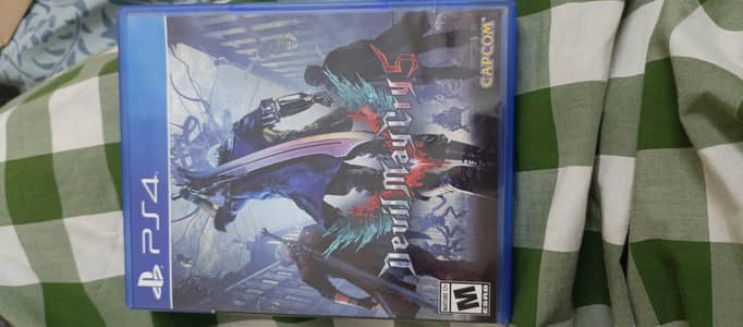DMC - Devil May Cry V PS4 disc