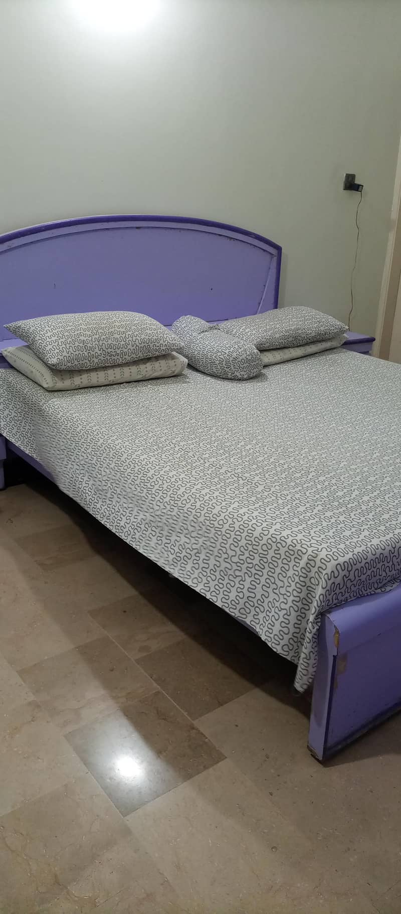 king bed set and side table 1