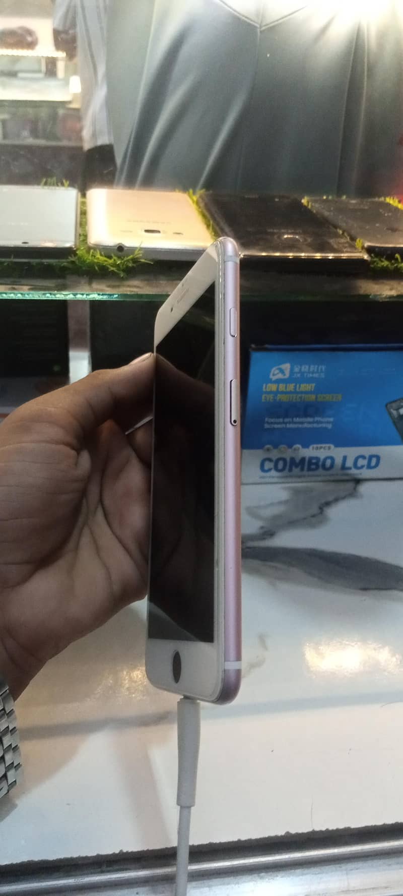 iphone 7 plus. 2