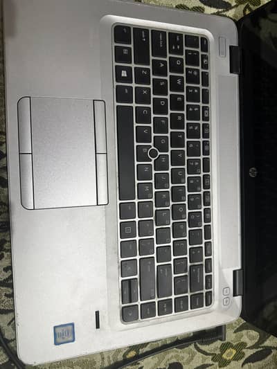 HP elitebook 840 g3 8gb/256gb