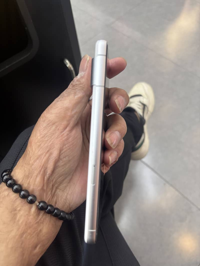 Google pixel 7 4