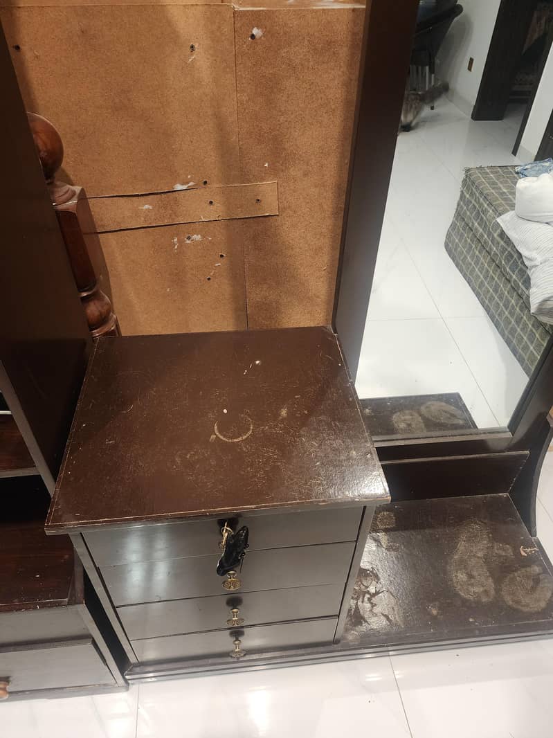 Dressing Table 2