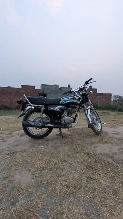Honda 125 Black 2025 model